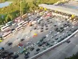 Video Kemacetan di GT Cikatama Saat Puncak Arus Balik